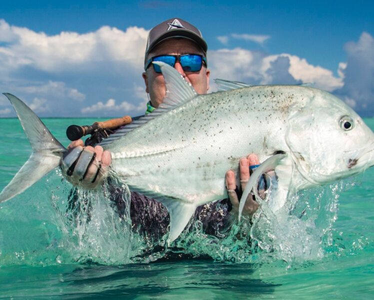 giant-trevally-seychelles